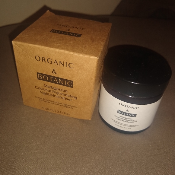Organic & Botanic Madagascan Coconut night cream - Picture 1 of 4